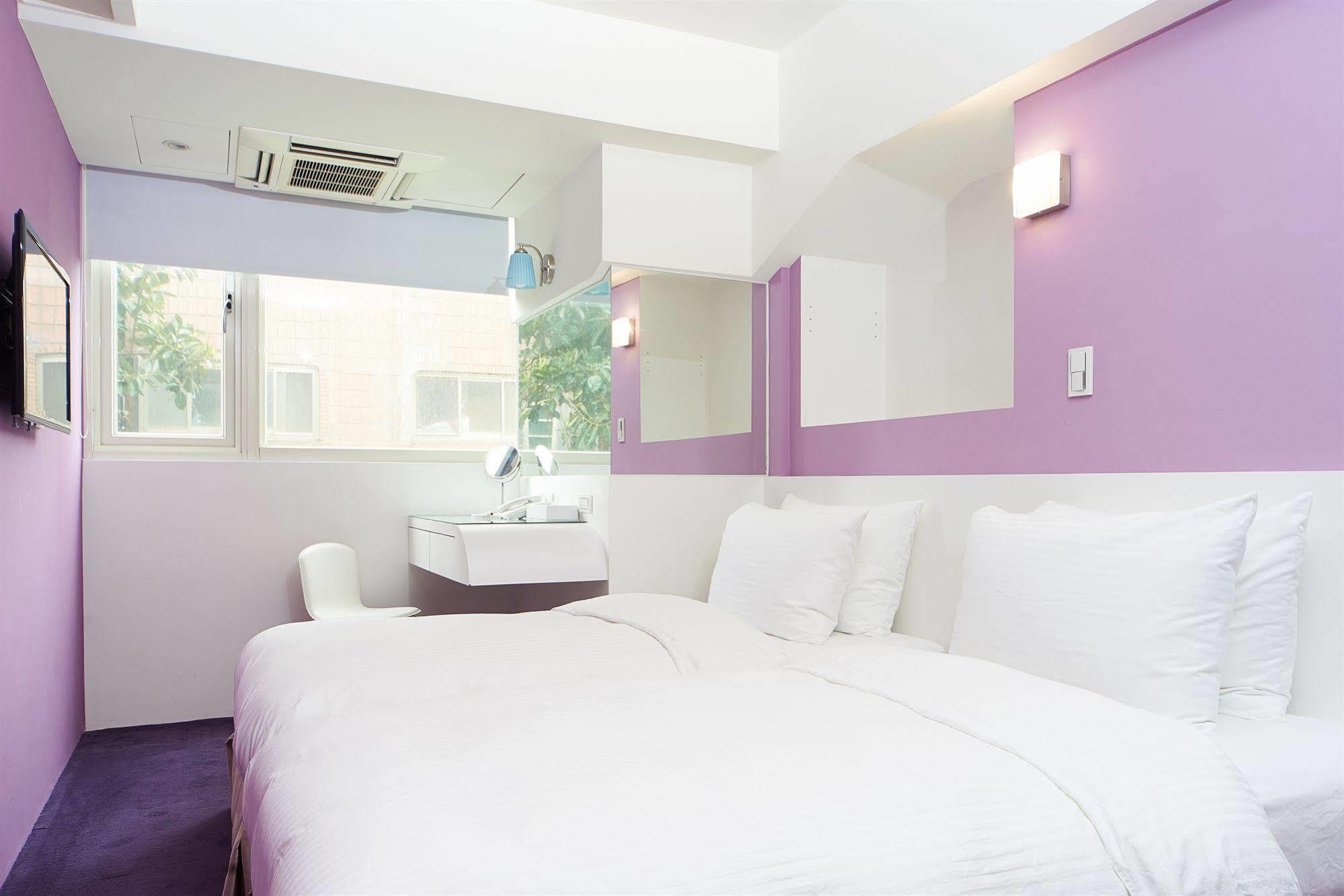 Forever Hotel 2*