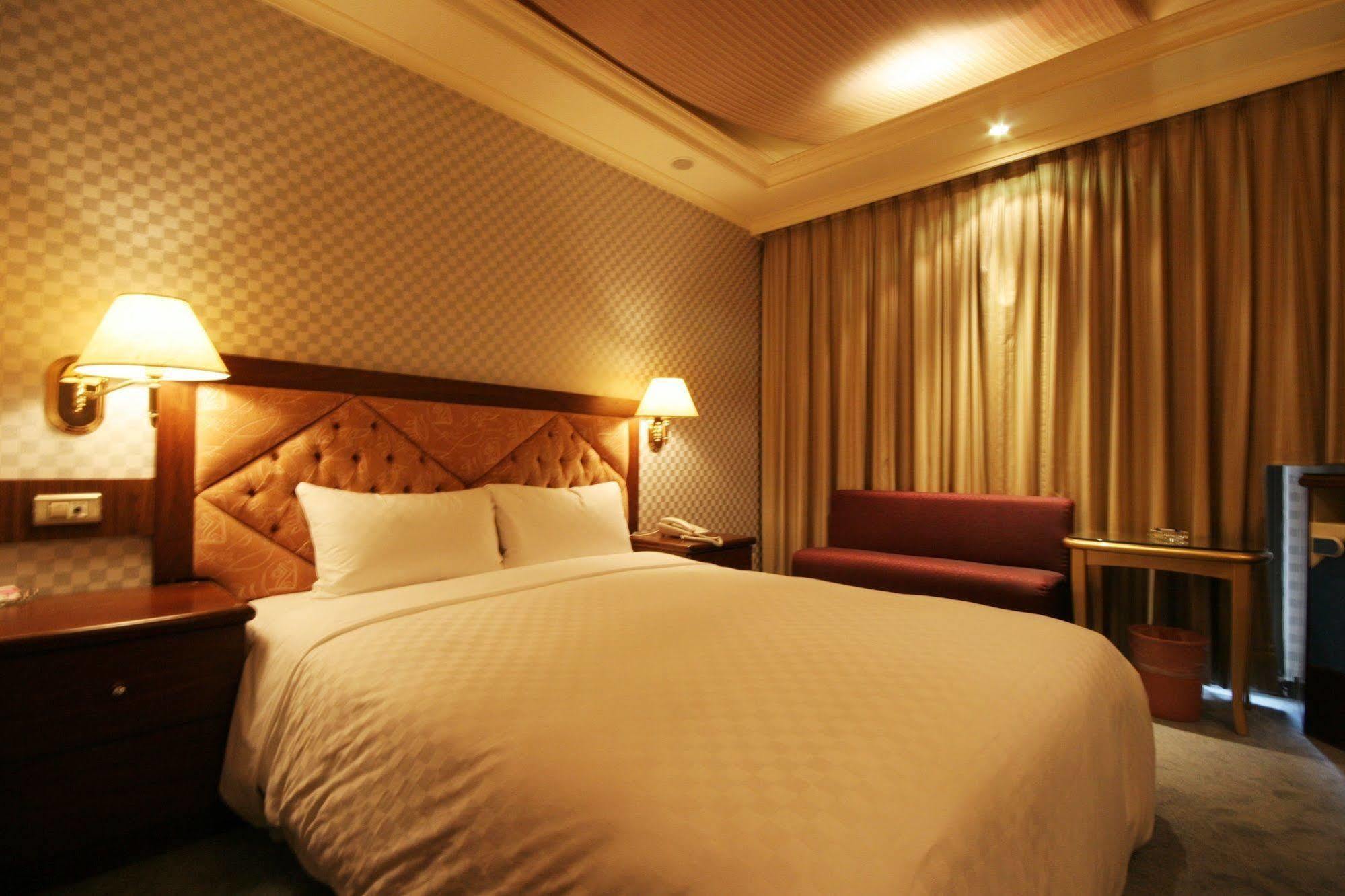 Hotel Good Life - Chunlai 2*