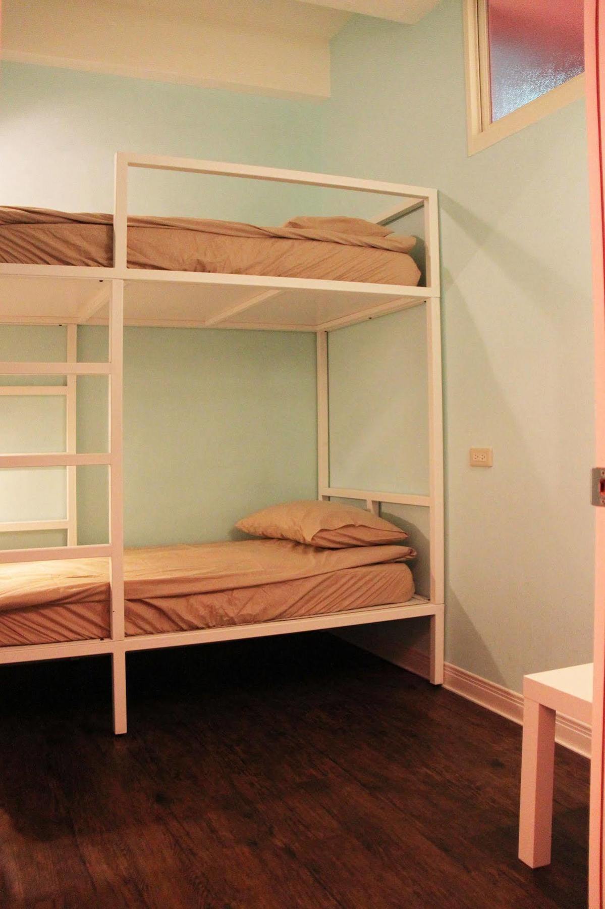 Flip Flop - Main Station Hostel Taipei