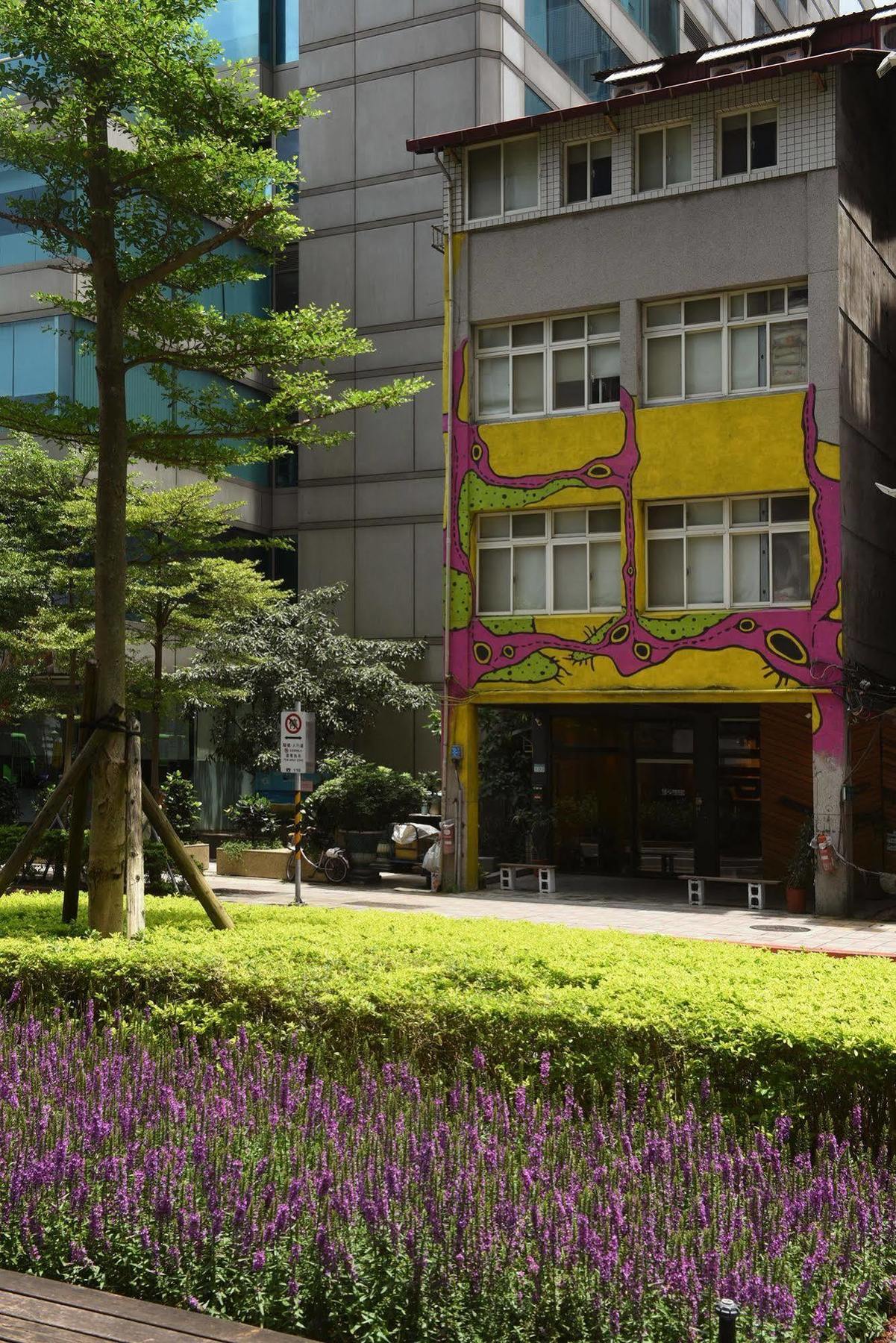 Hostel Flip Flop - Main Station
