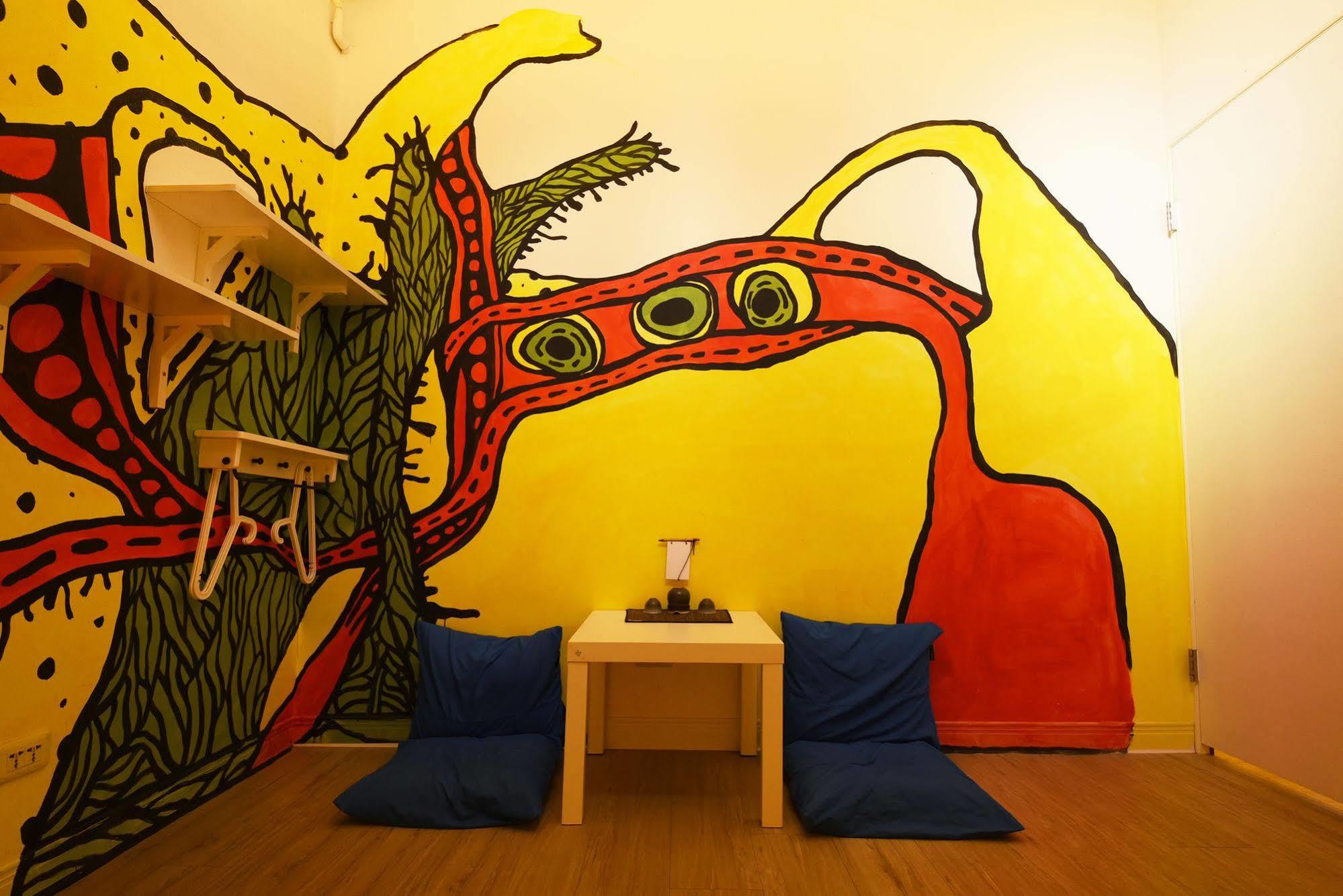 Flip Flop - Main Station Hostel