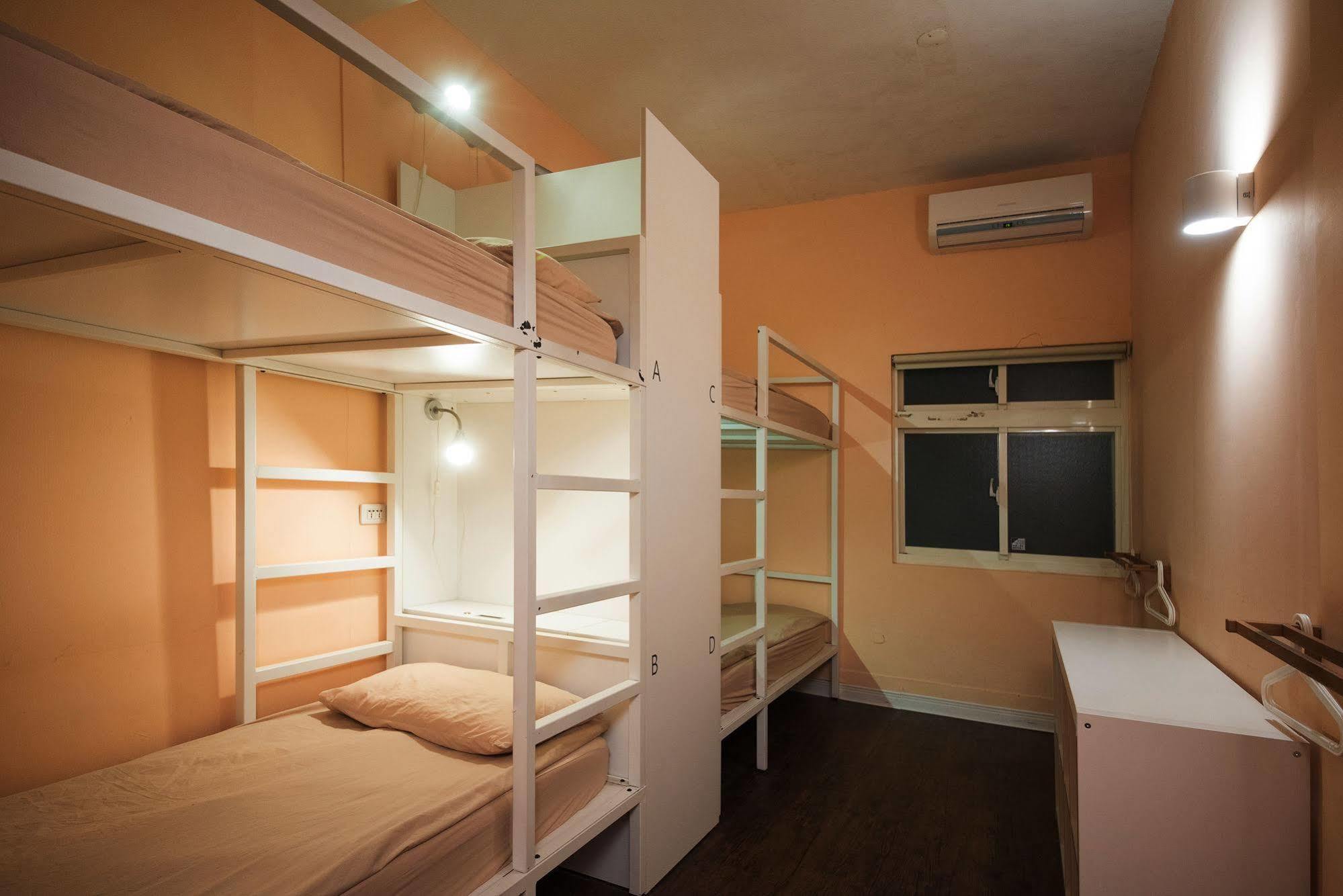 Hostel Flip Flop - Main Station Taipei