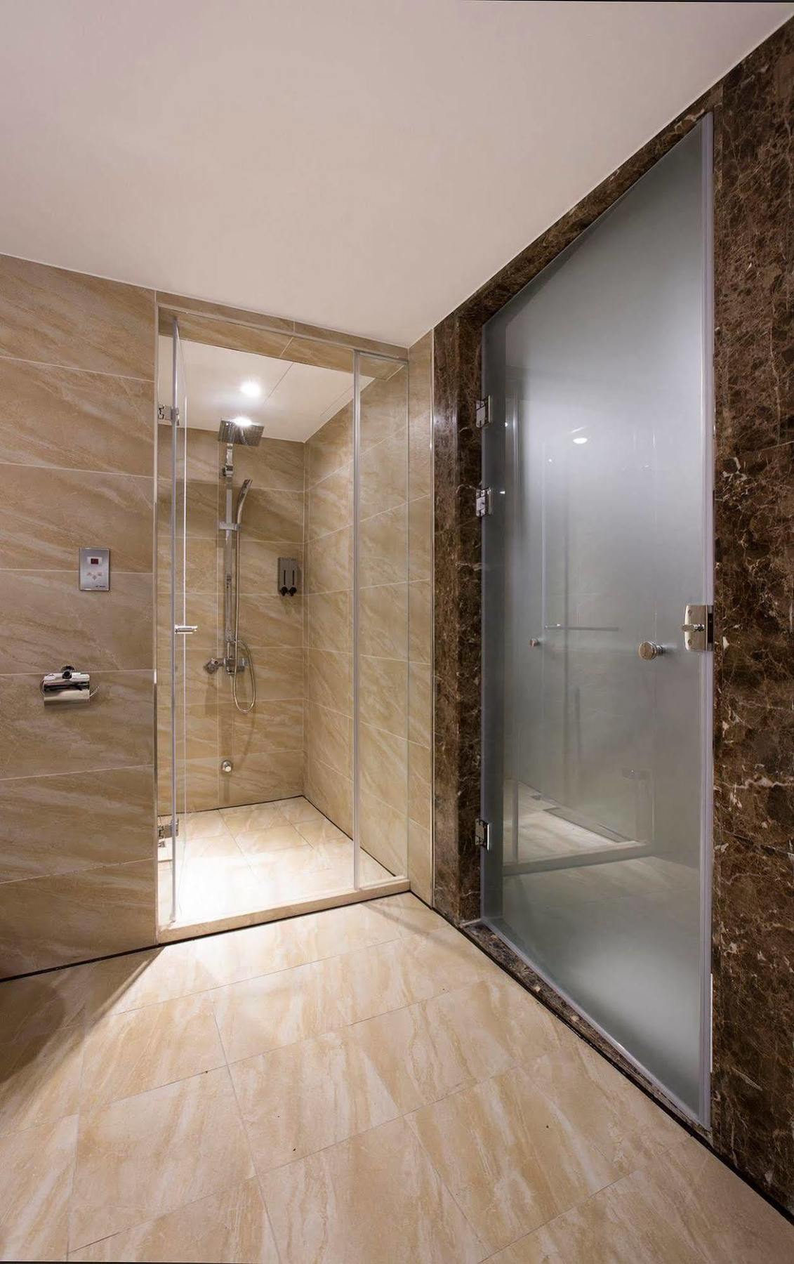Noble Hotel