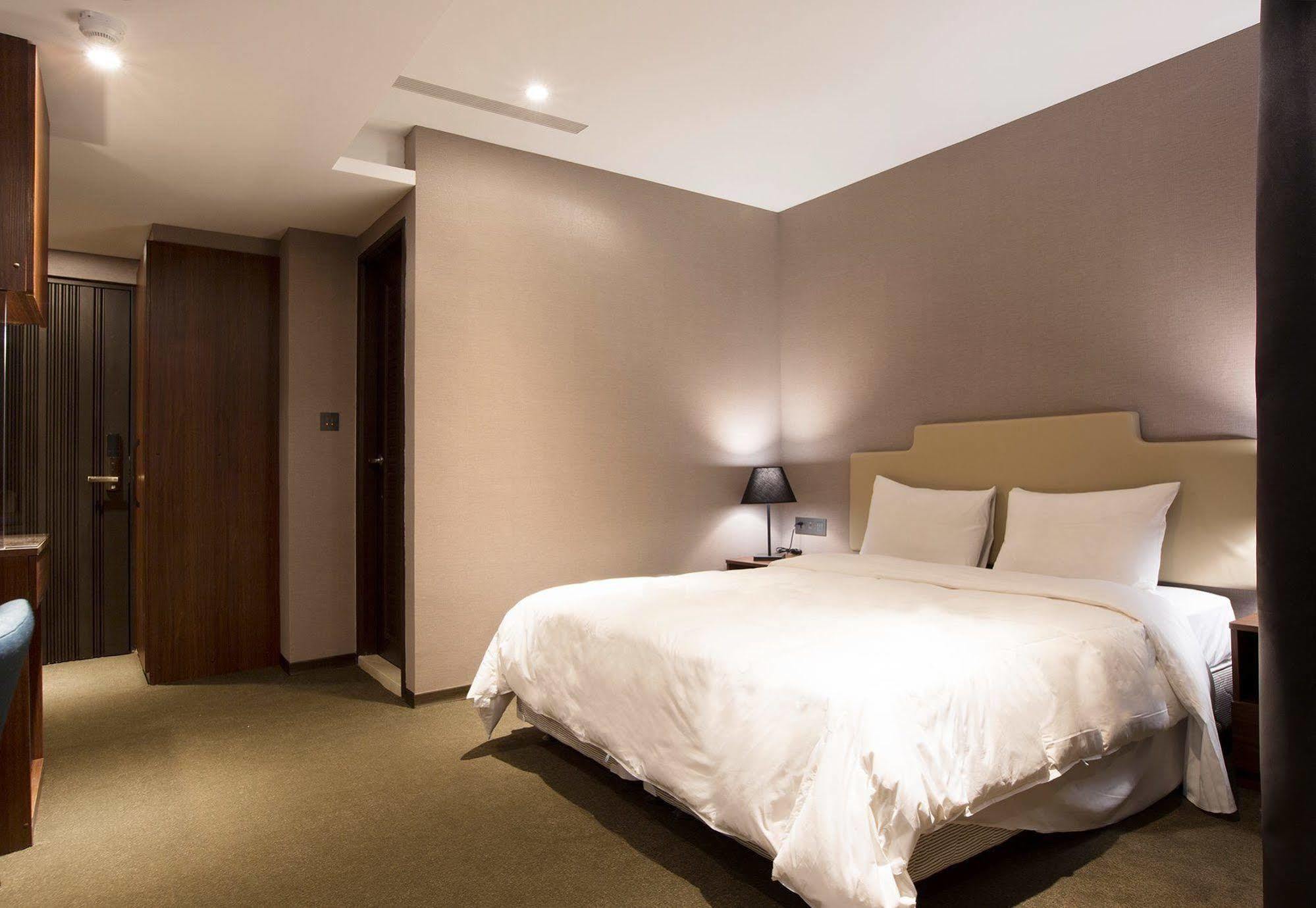 Noble Hotel 3*