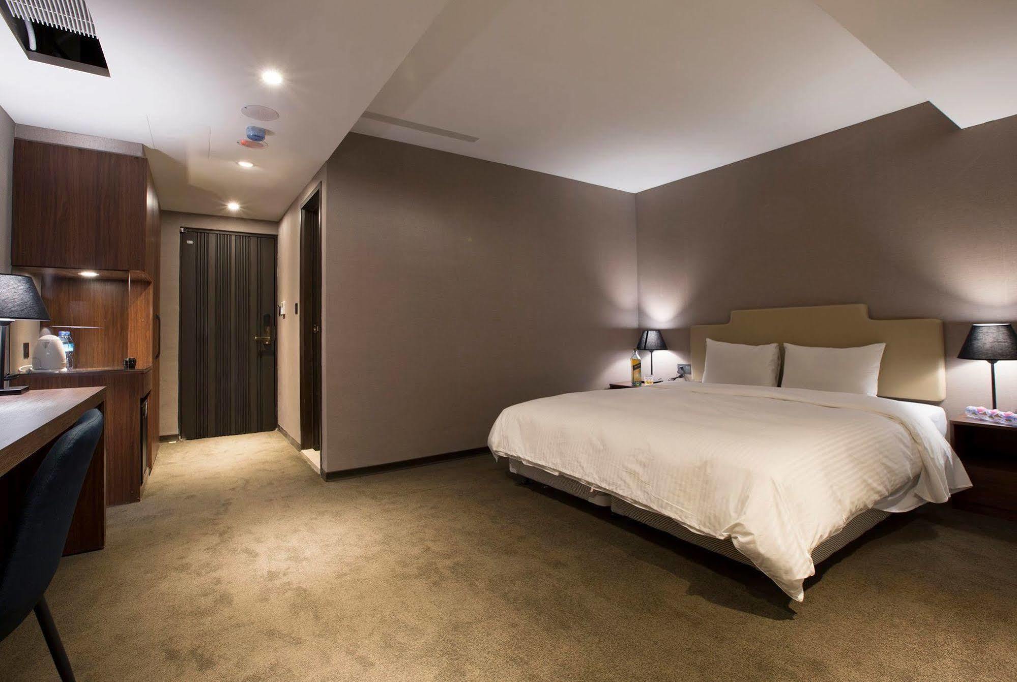 Noble Hotel