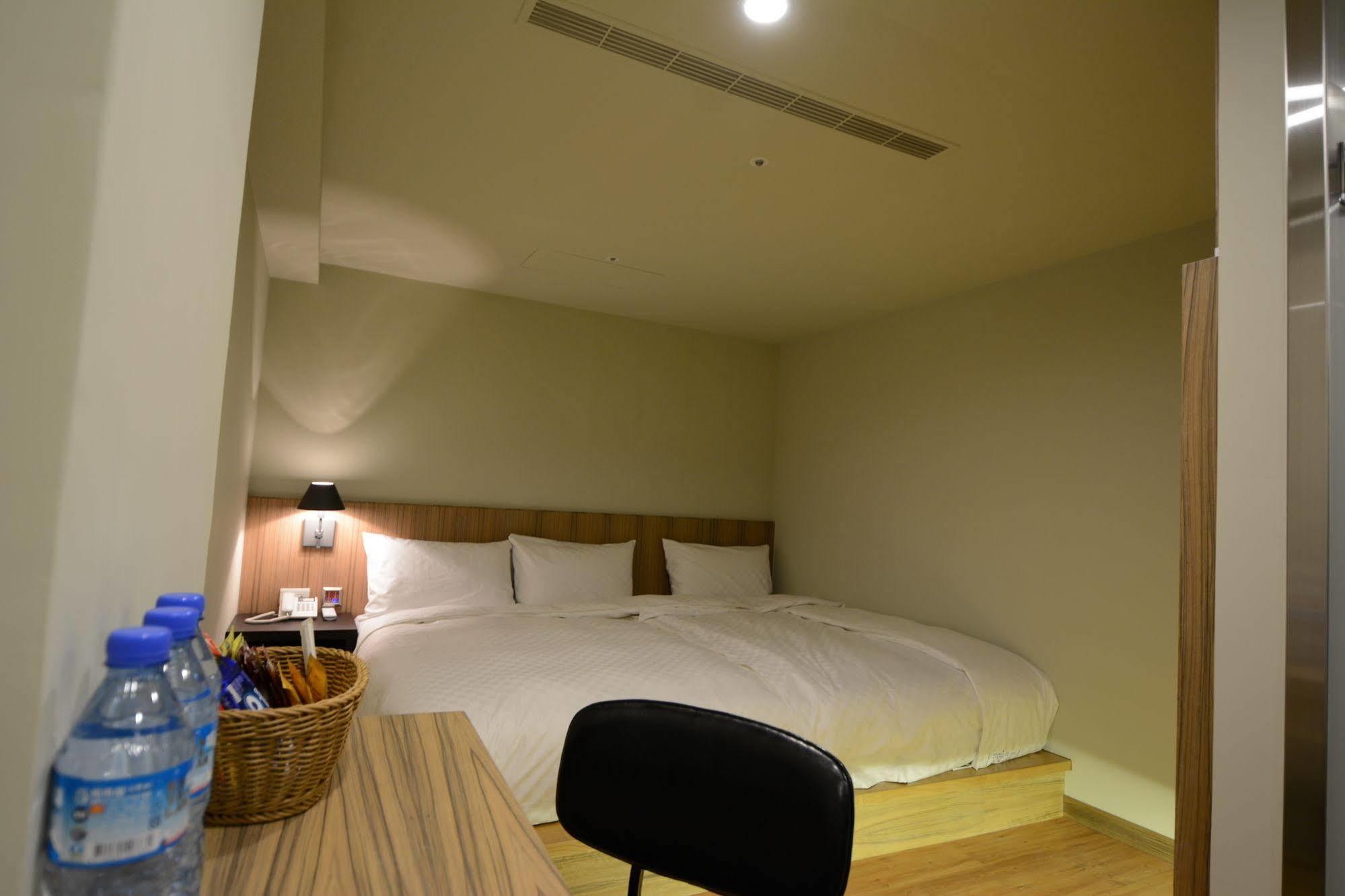 Smile - Main Station Inn 3*