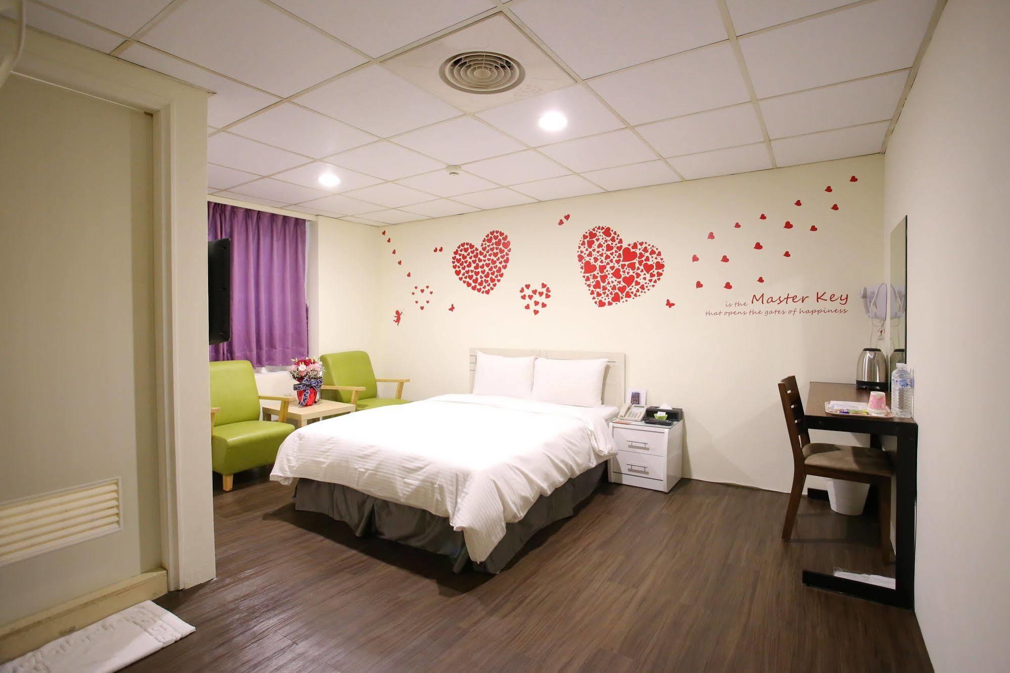 Hotel Love House 2*