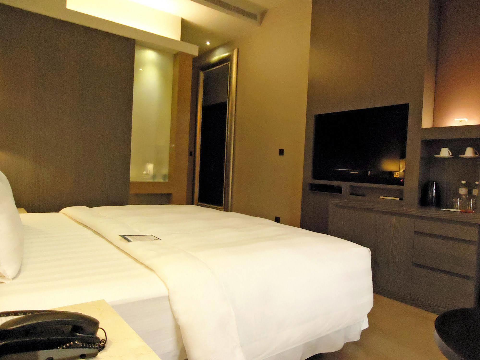 - Nandong Hotel Taipei