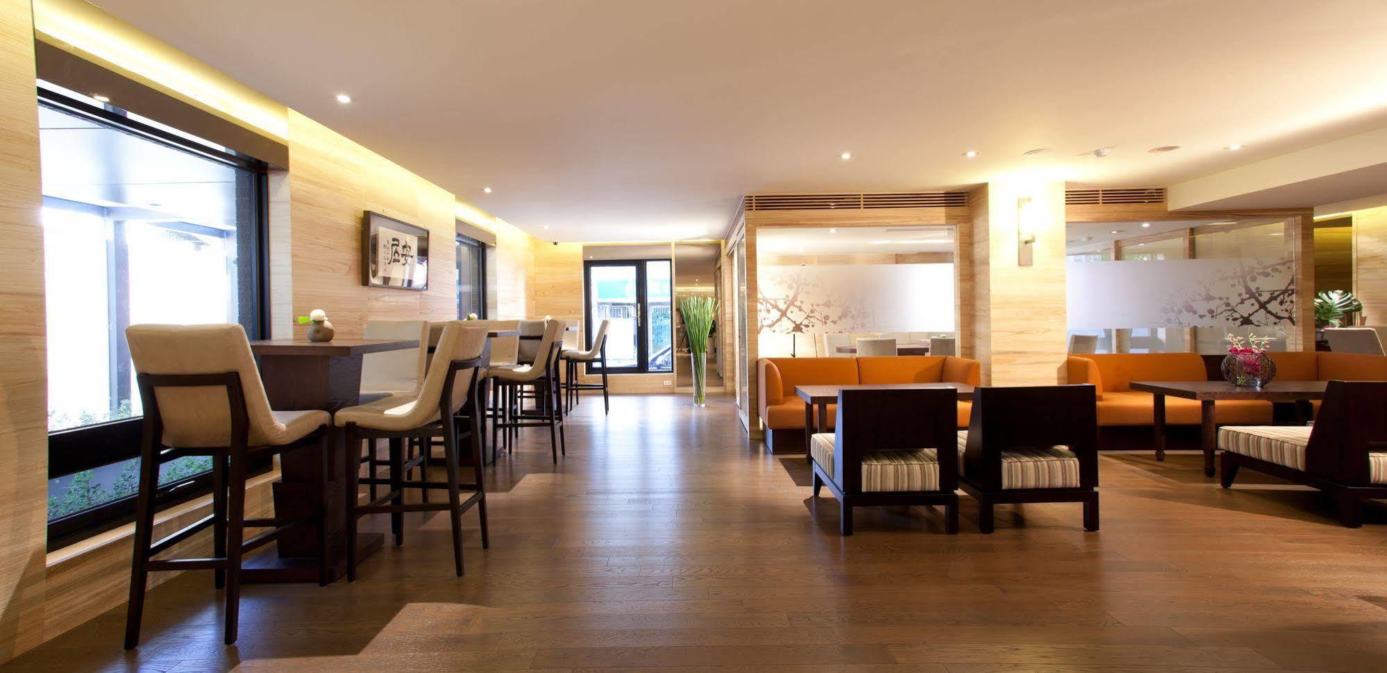 Hotel The Corner House 3*