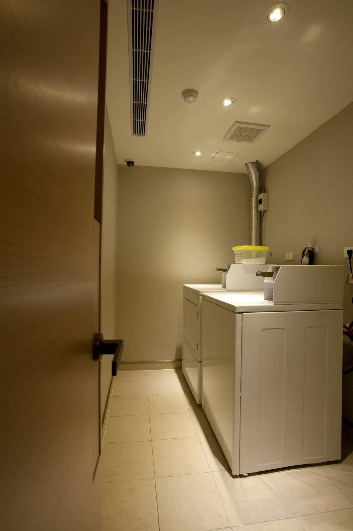 The Corner House 3*