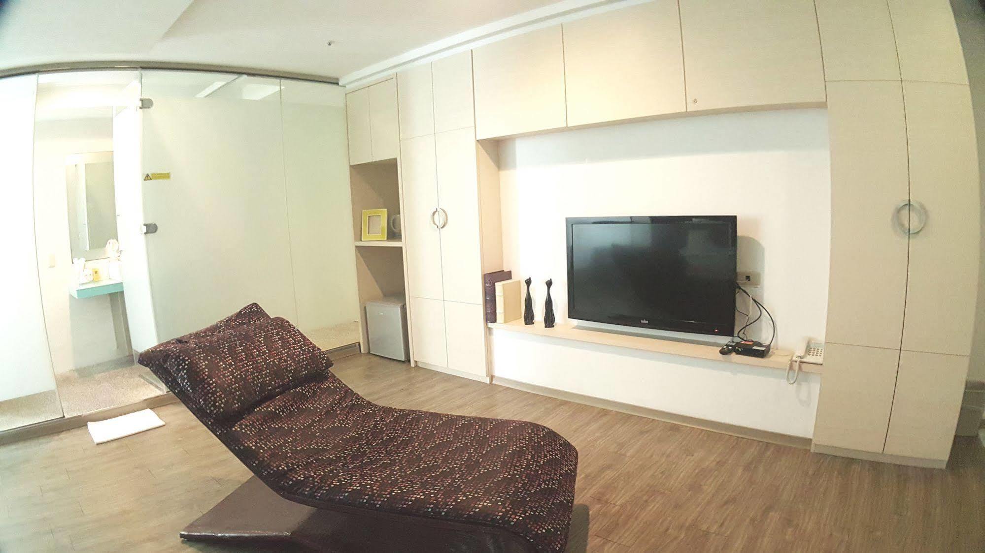 Walker Hotel - Zhengyi 3* Taipei
