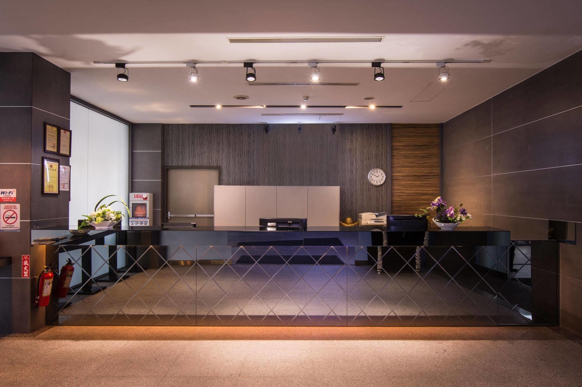 Walker Hotel - Zhengyi Hotel