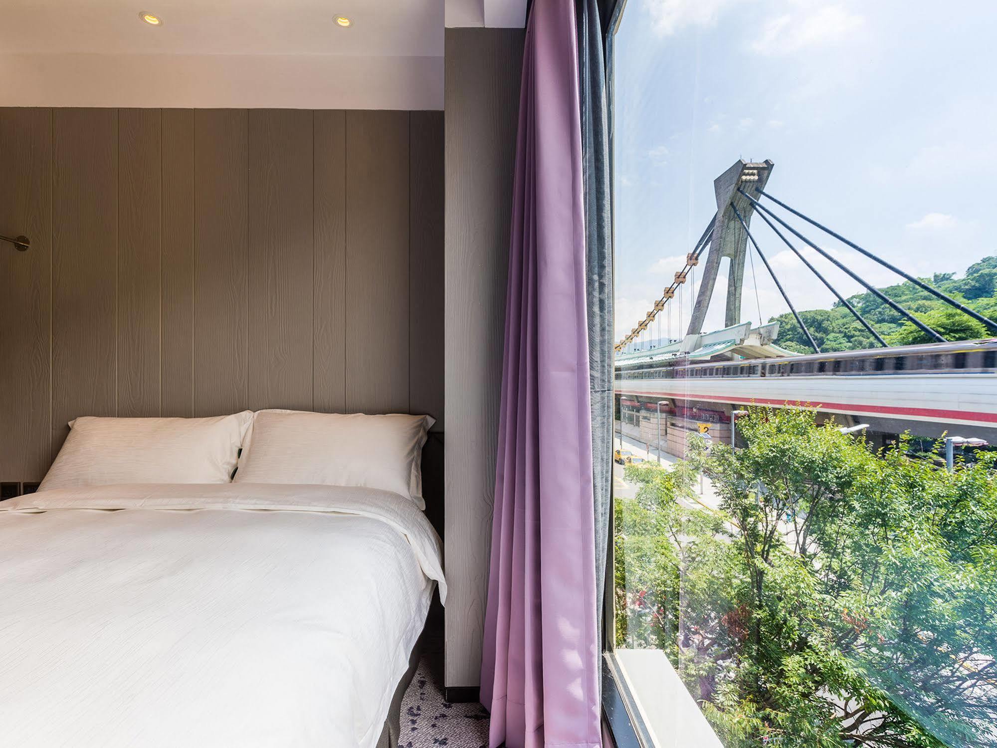 Hotel Tango Jihe