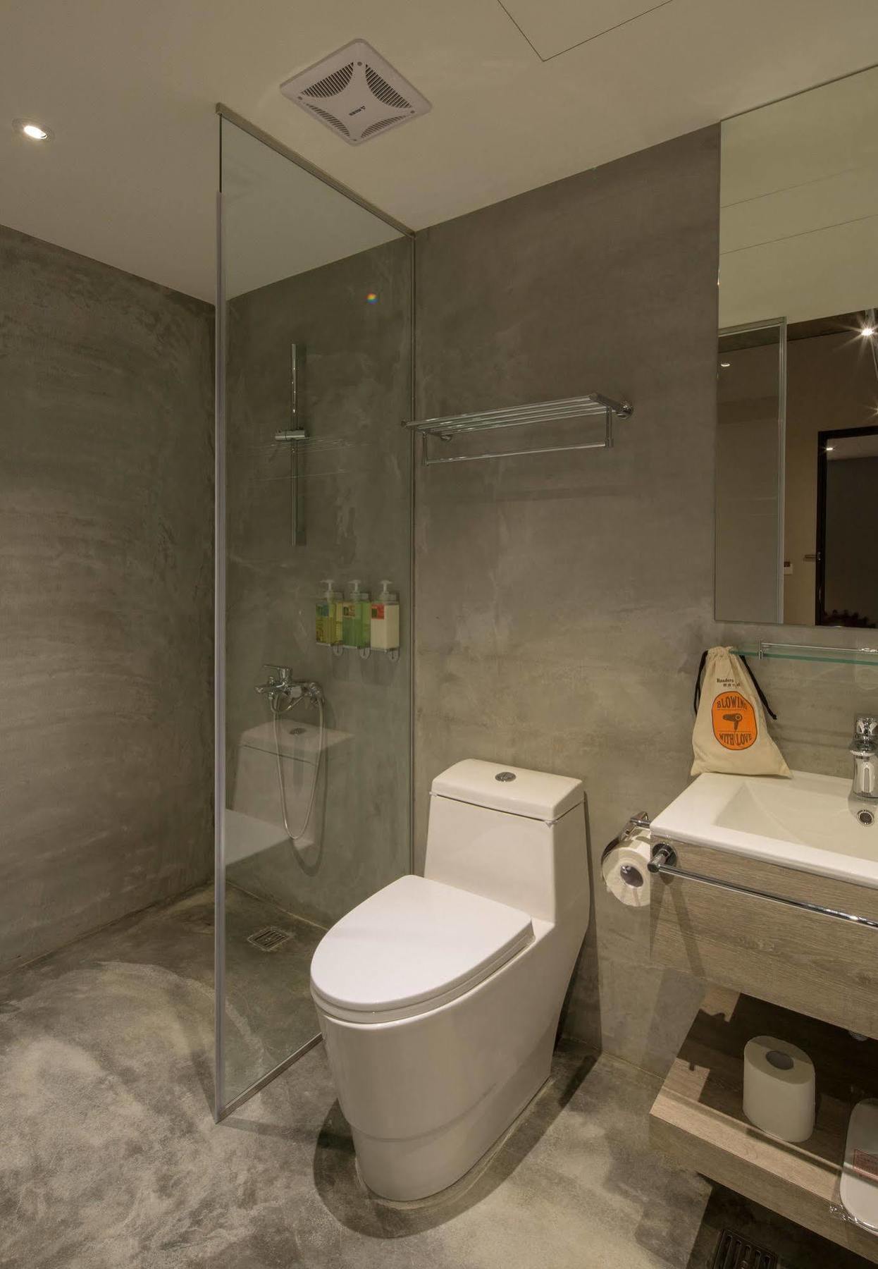 Roaders Zhonghua Hotel 3*