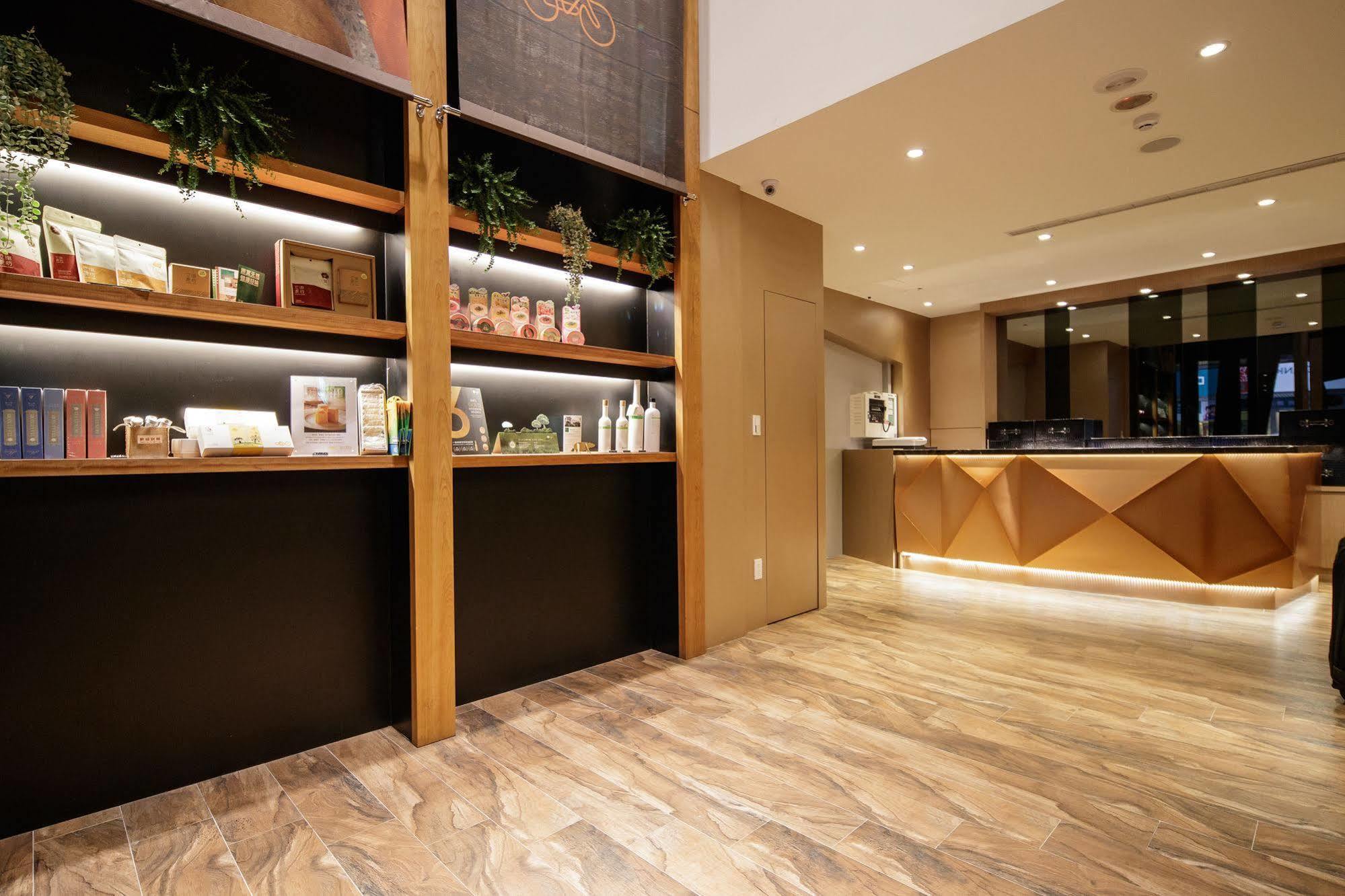 Hotel Via Station 3*