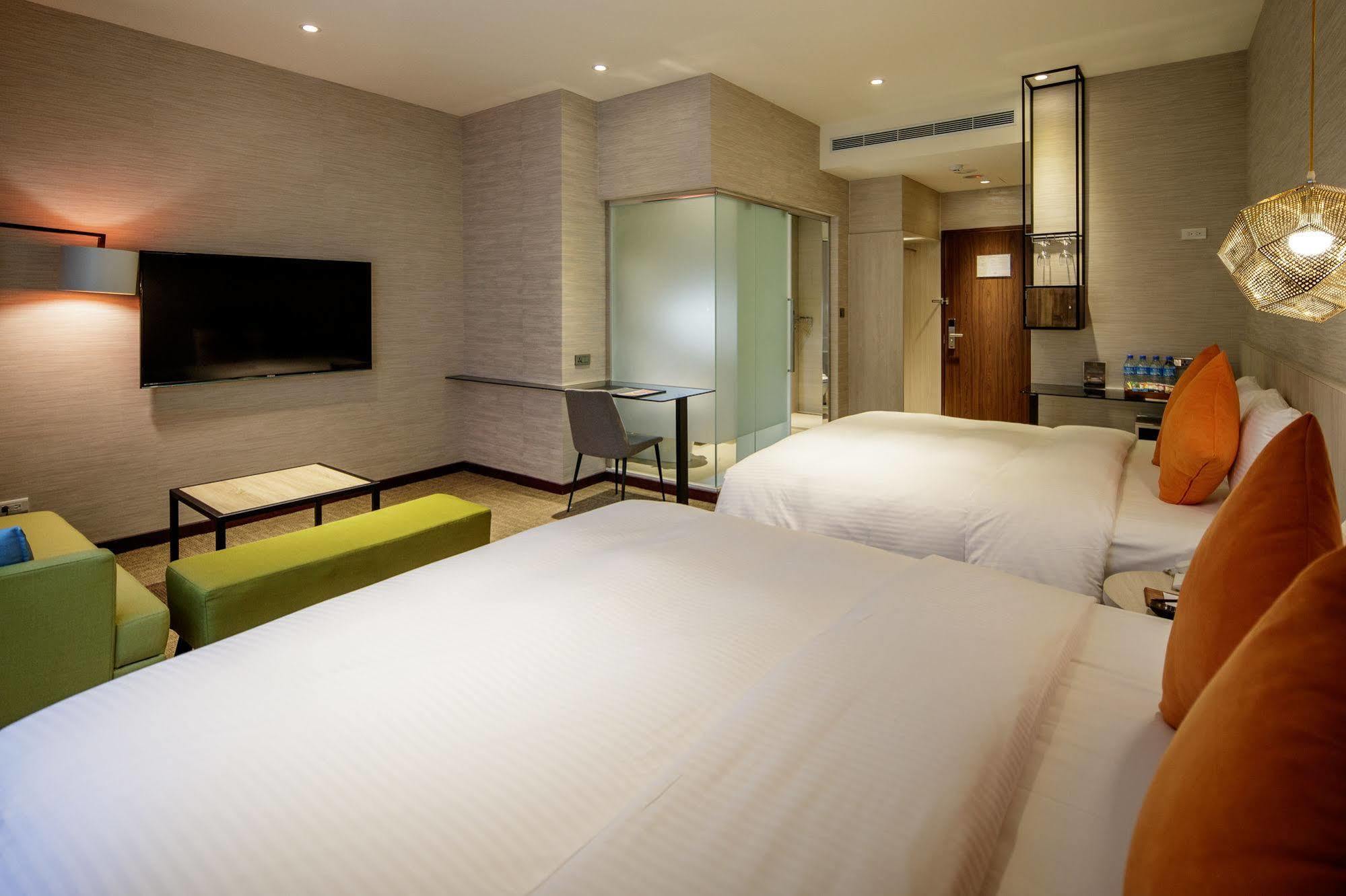 Hotel Via Station 3*