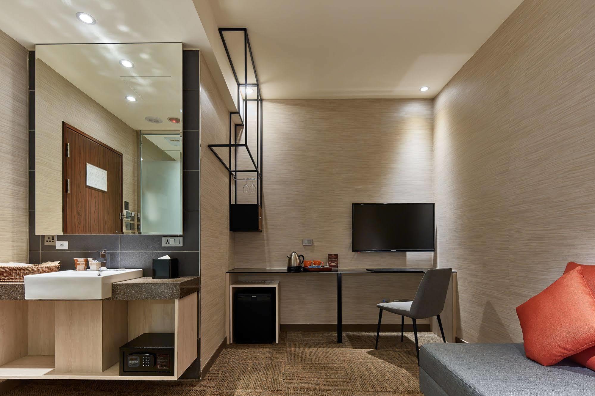 Hotel Via Station