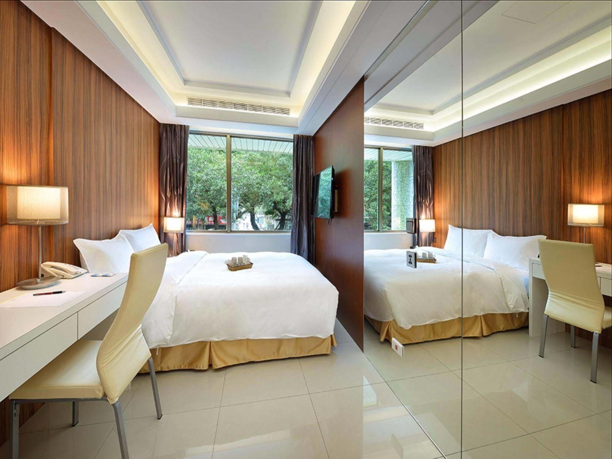 Hostel Uinn Travel *