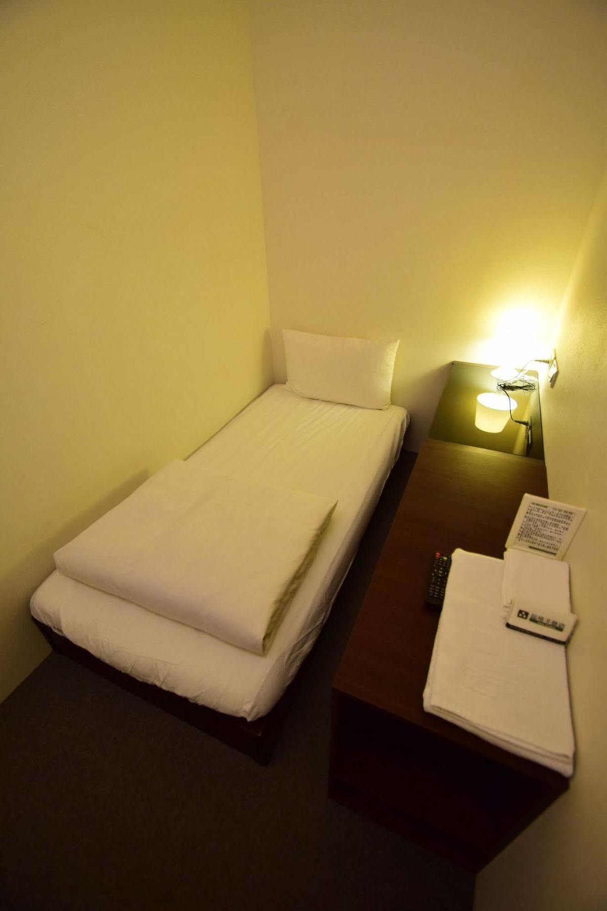 Hostel Cube- Minquan Taipei
