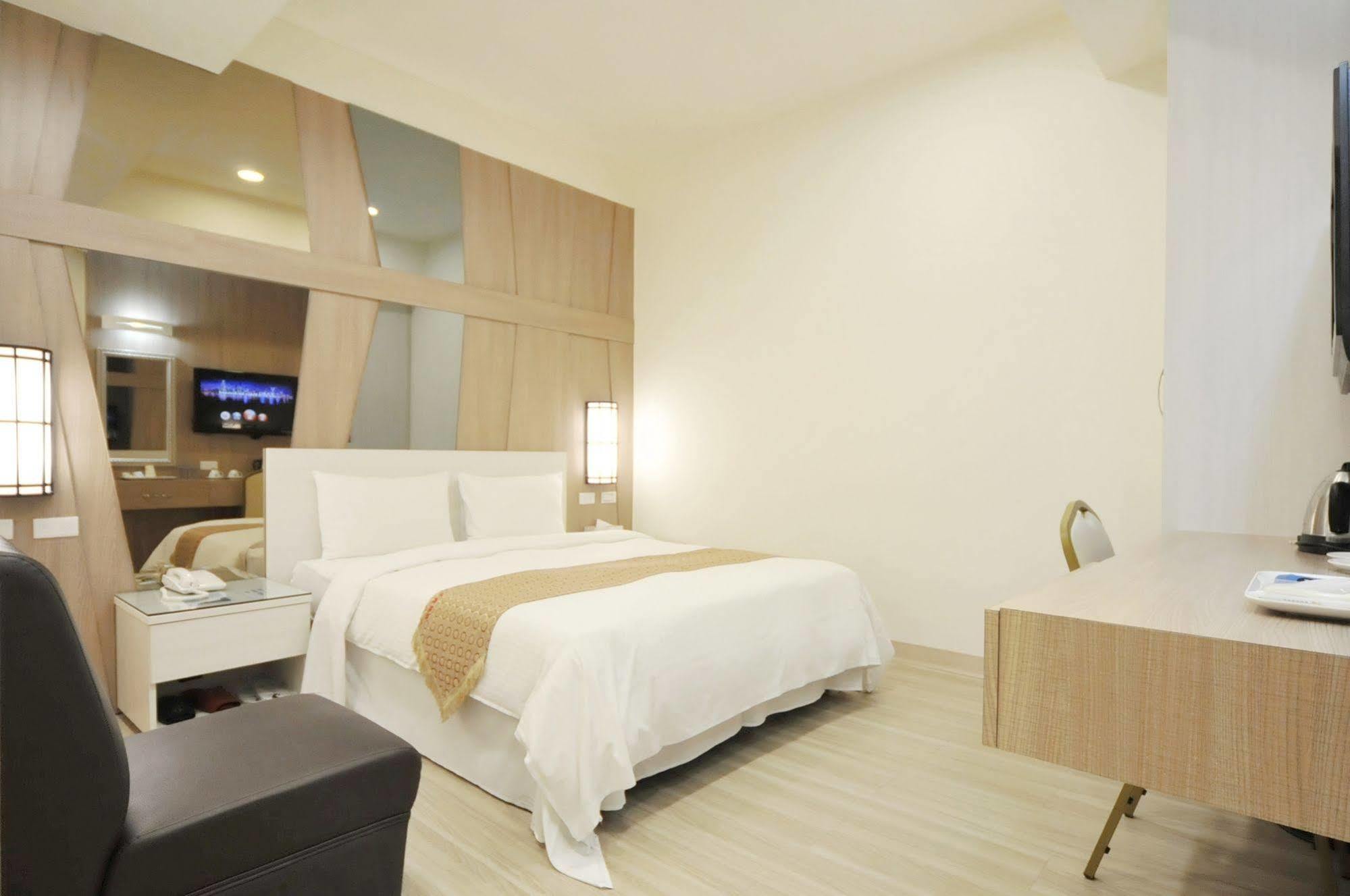 Chengdian Hotel Inn 3*