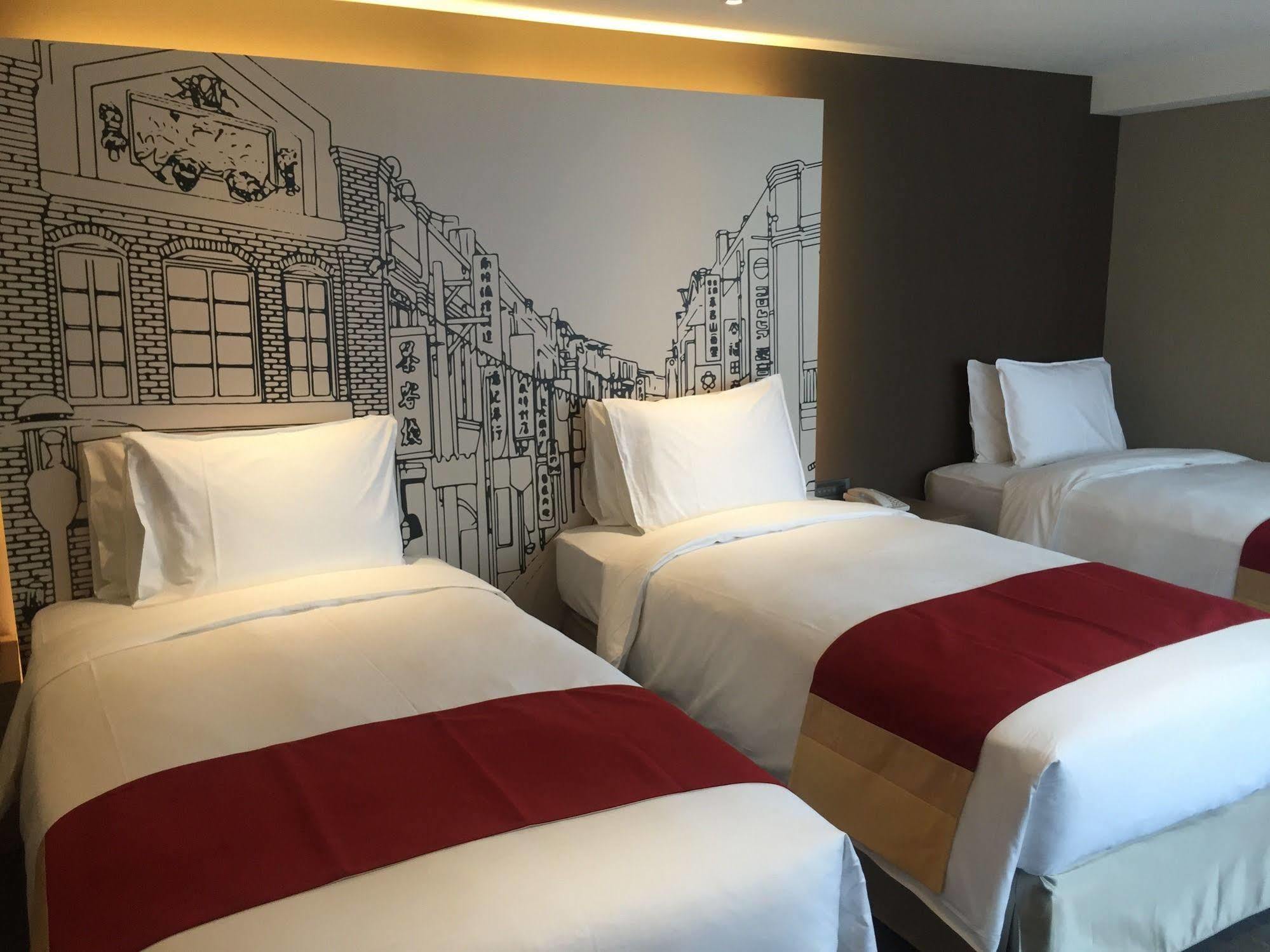 World Zhongxiao Hotel 4*