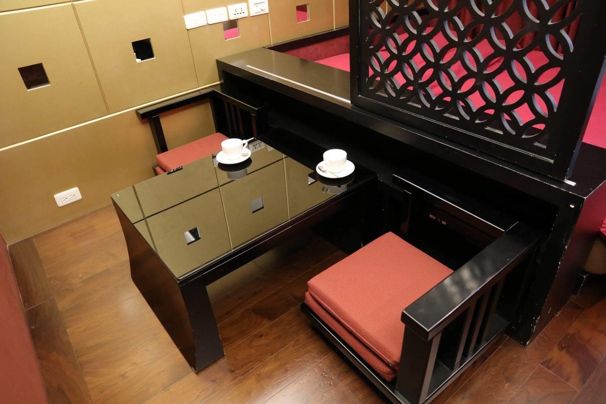 Hotel Q Square 3*