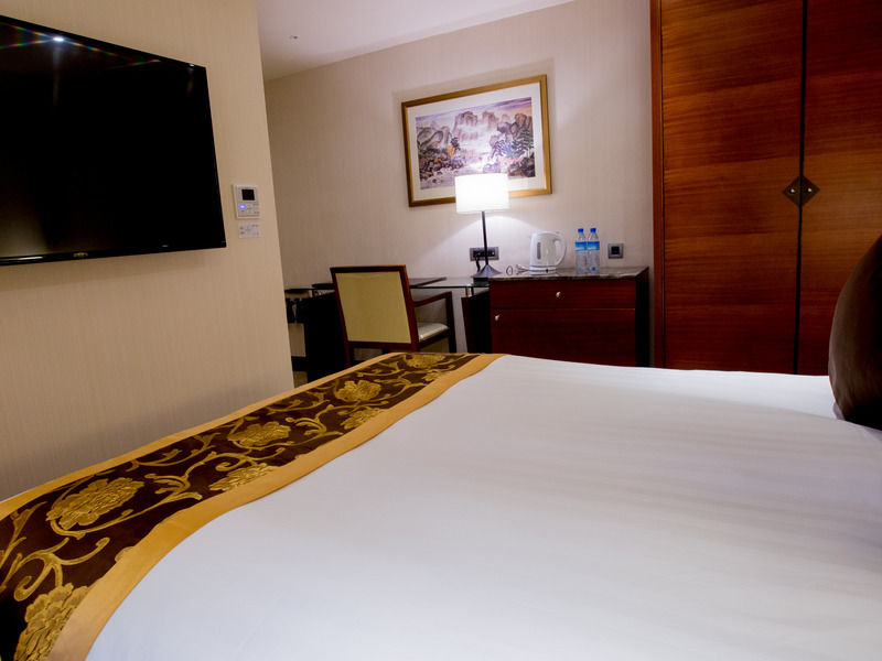 Taipei City Hotel 4*