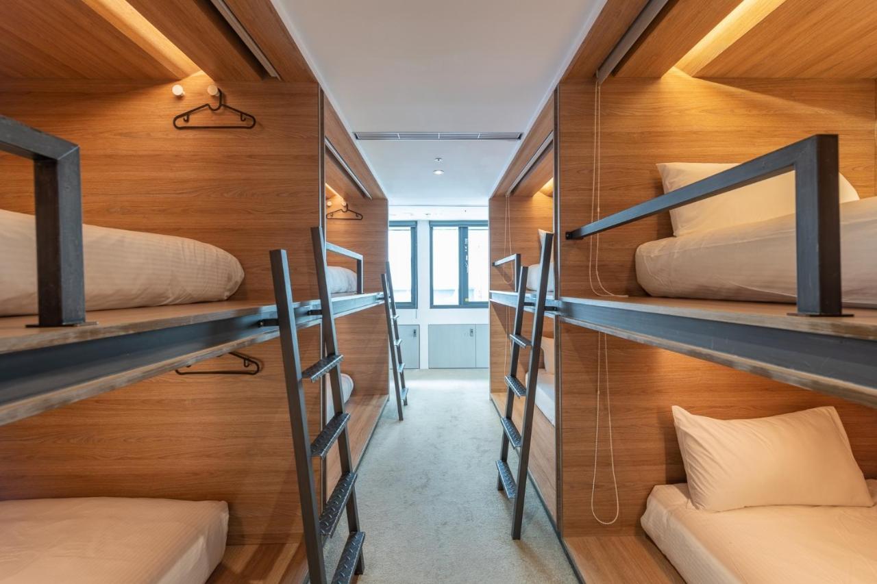 Bouti Capsule Hostel *