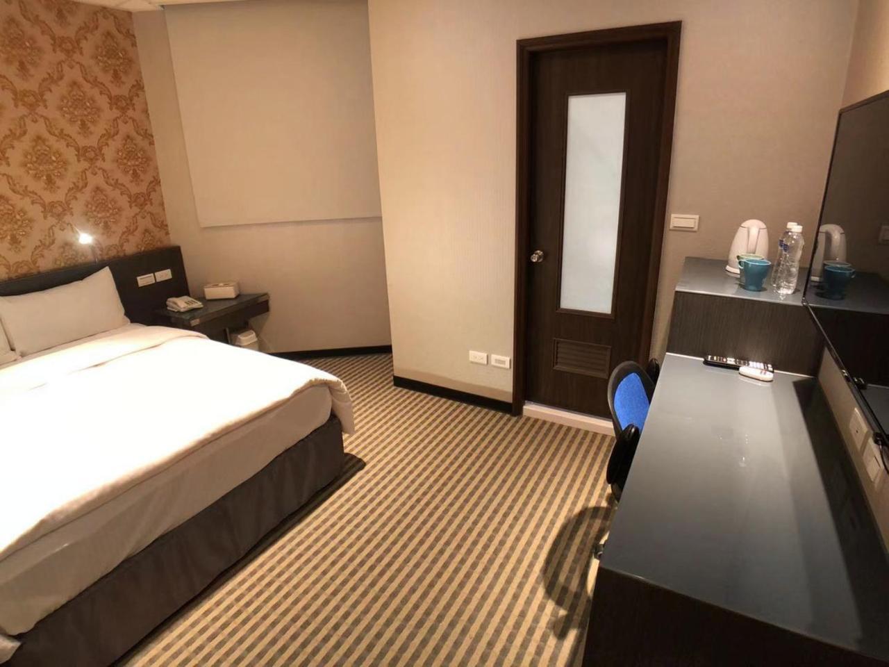 Red 13 Apartemen Taipei