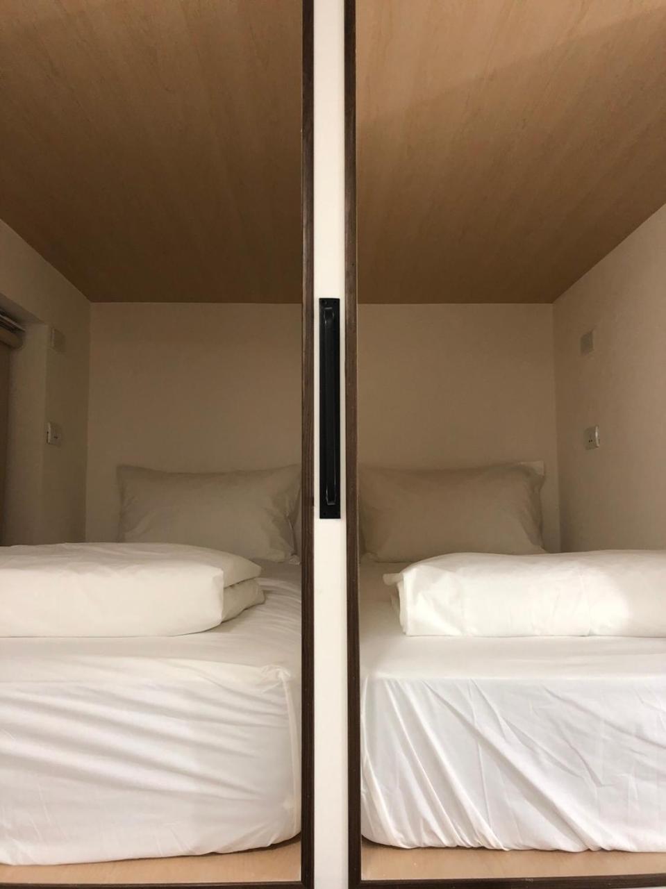 Capsule hotel 21 Taipei