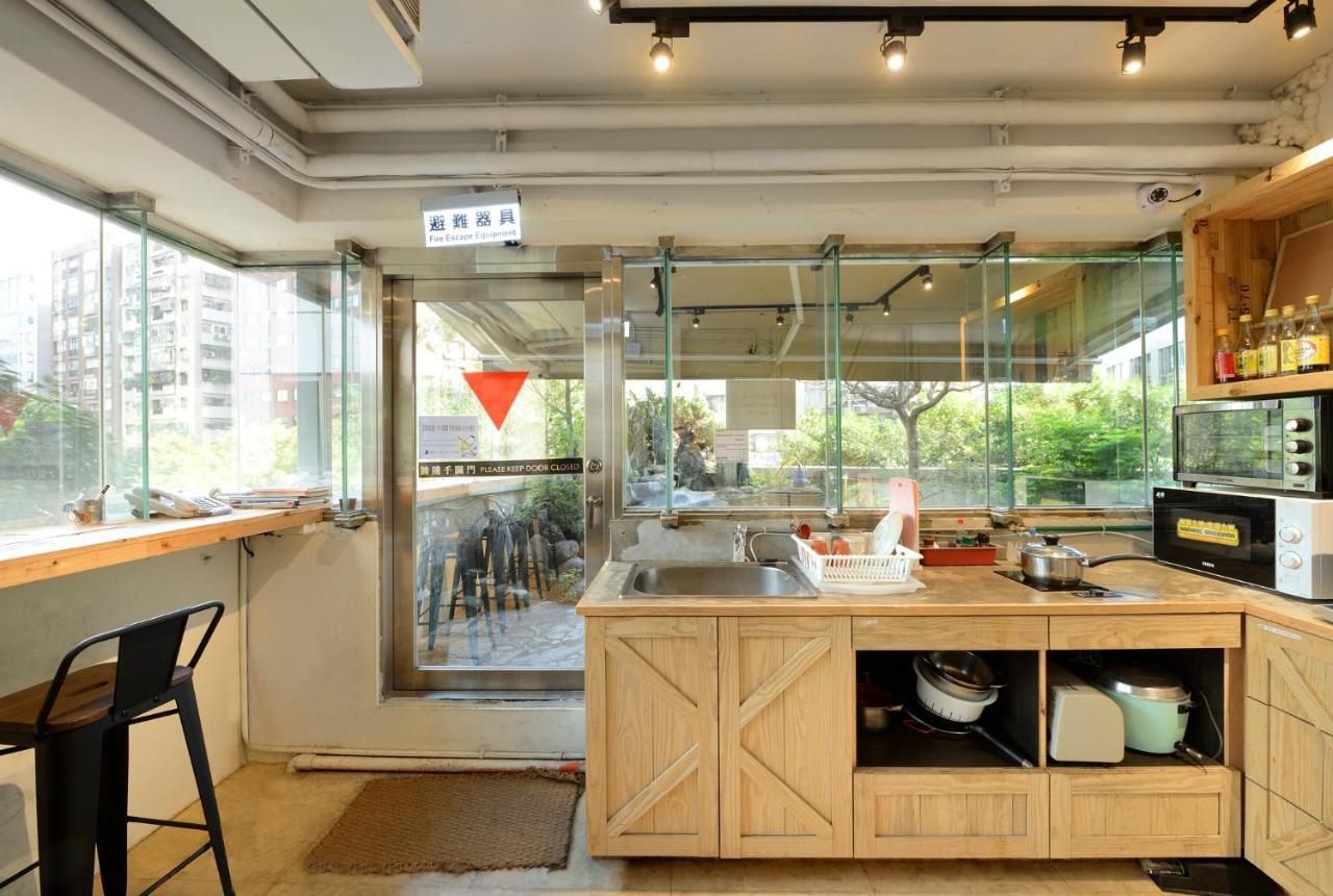 Work At 101 慕誠行旅 Hostel Taipei