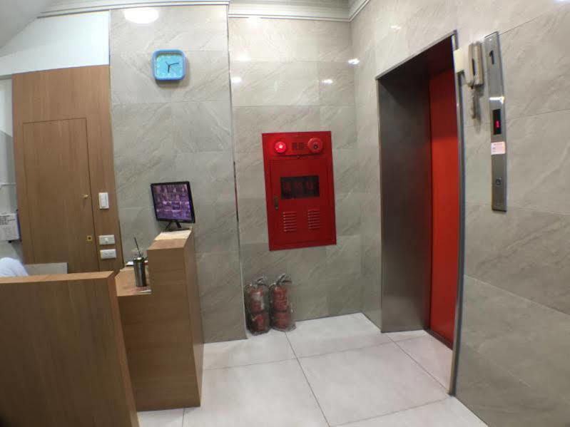 3 Hotel