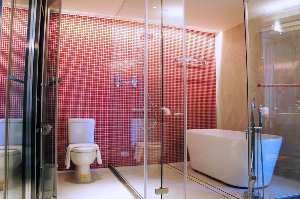Aloft Beitou Hotel 4*