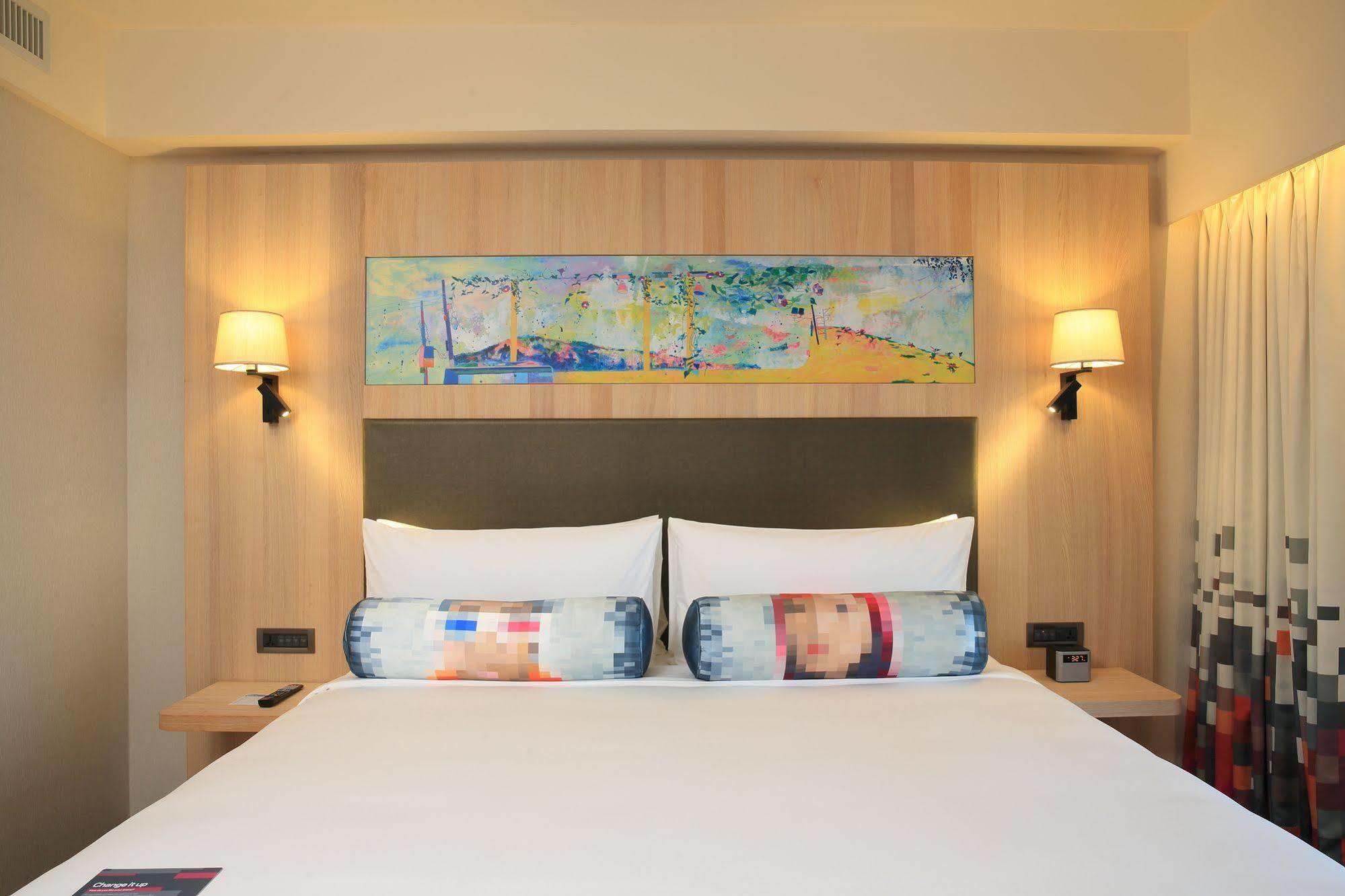 Aloft Beitou Hotel 4*