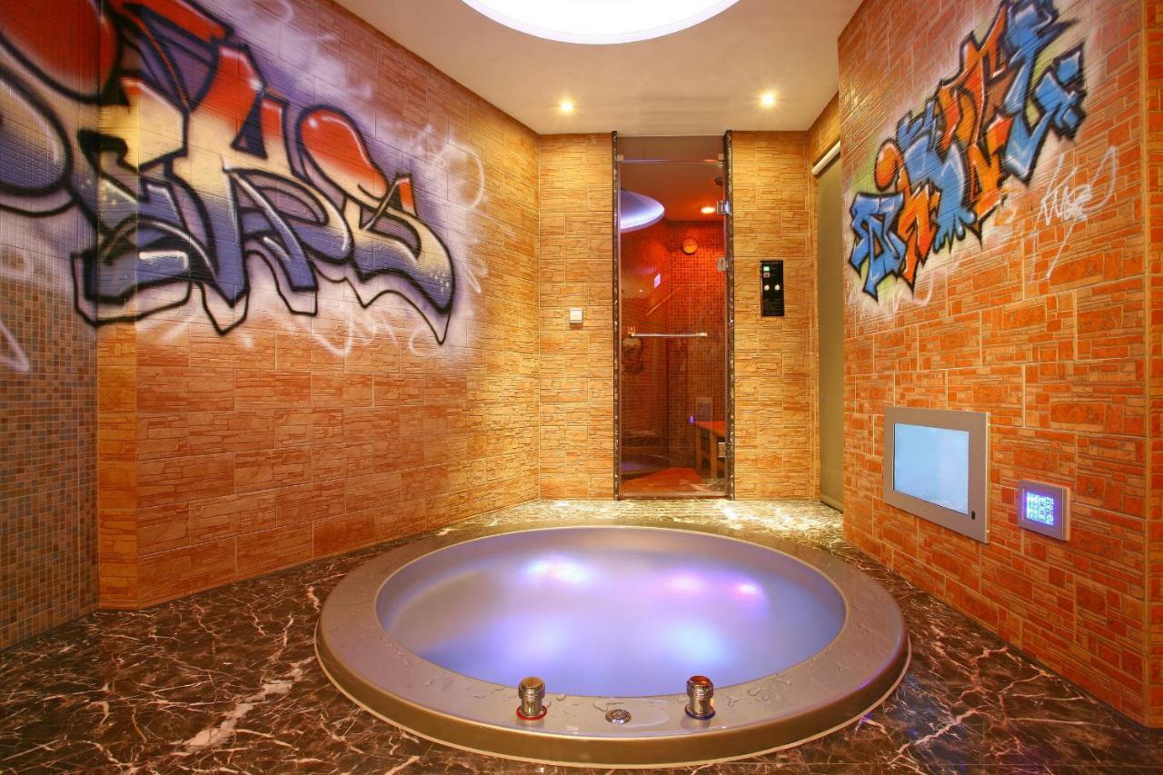 Motel Sato Castle