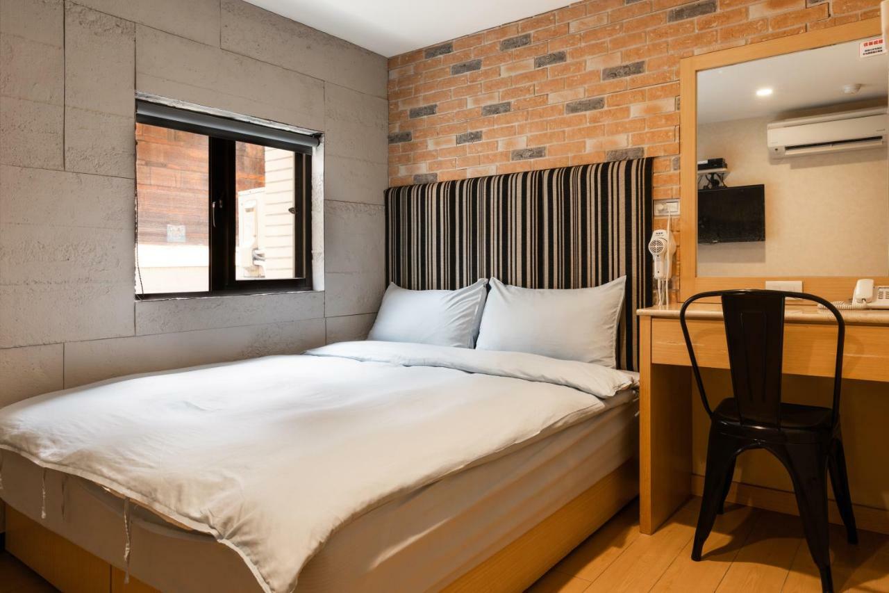 Longshan Inn 2*