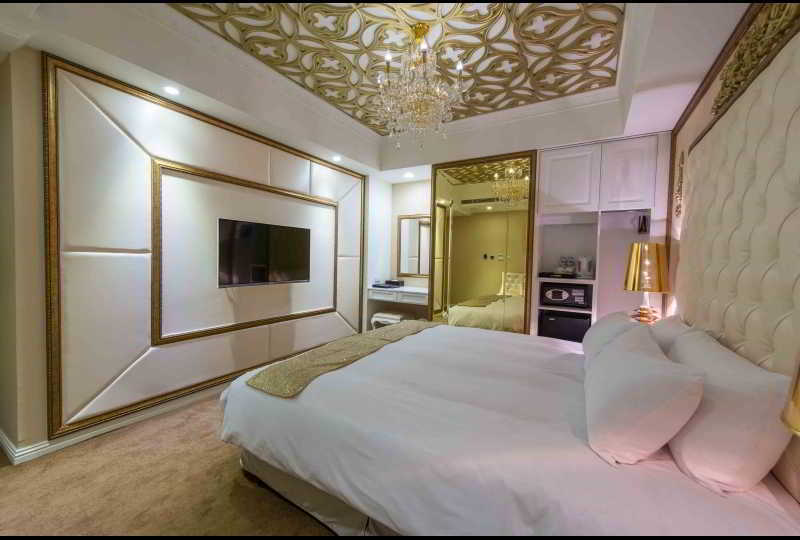 Royal Rose Zhongshan Hotel