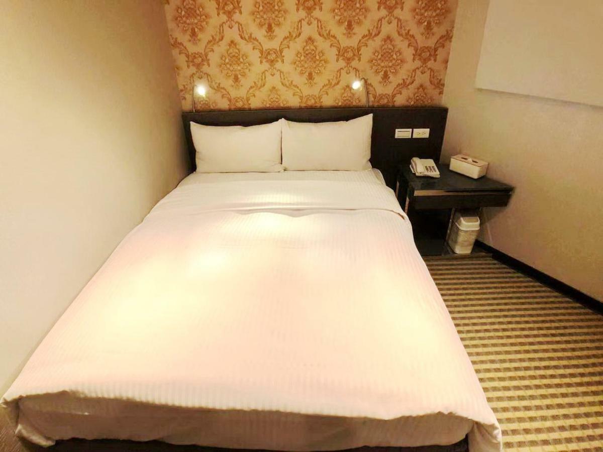 Red 13 Apartemen Taipei