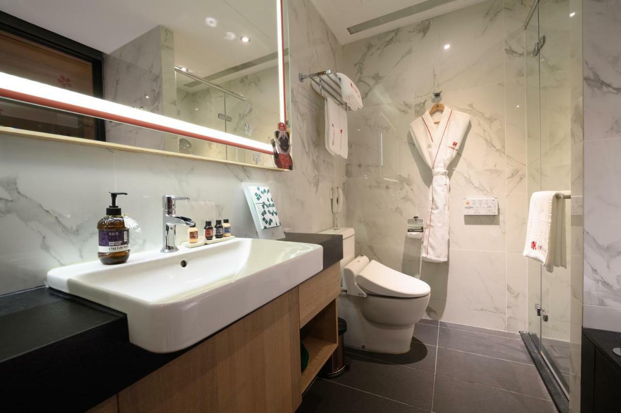 Hotel East 3*
