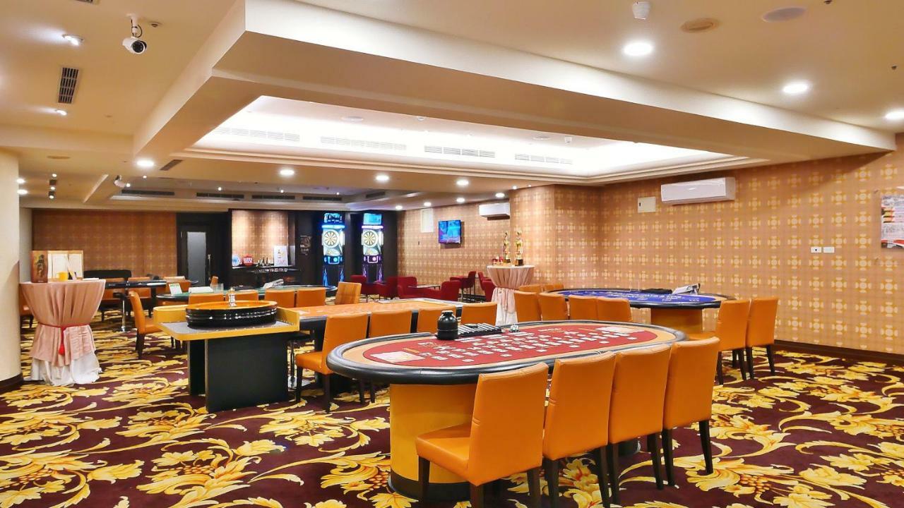 Hione Hotel 4*