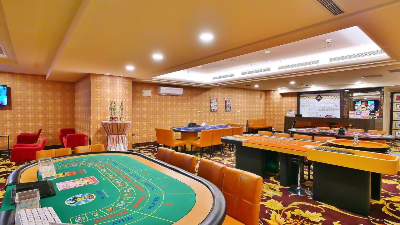 Hione Hotel 4*