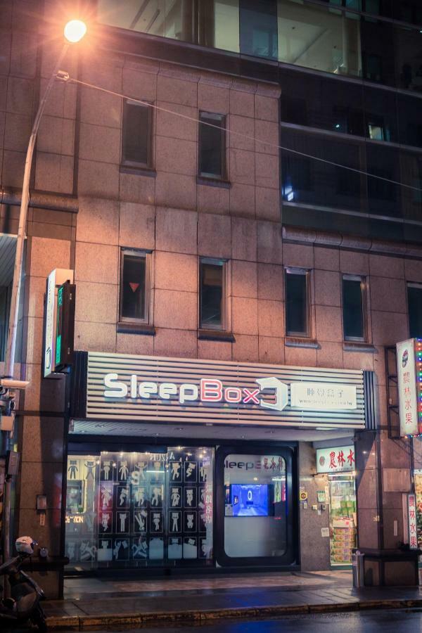 Sleepbox Hostel *