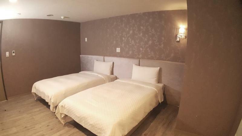 Walker - Zhengyi 2 Hotel 3*