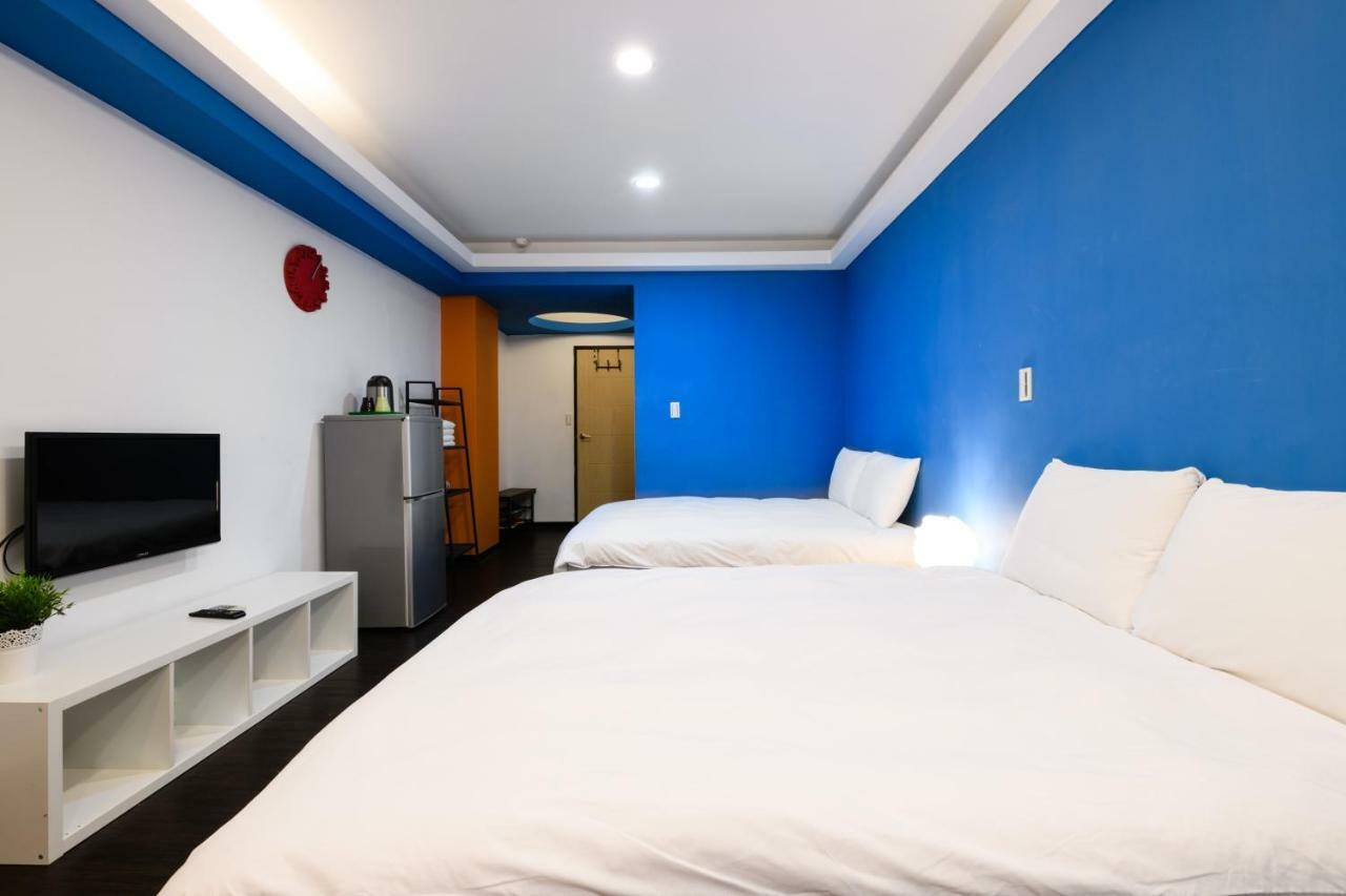 Westside Studio Apartment Taipei