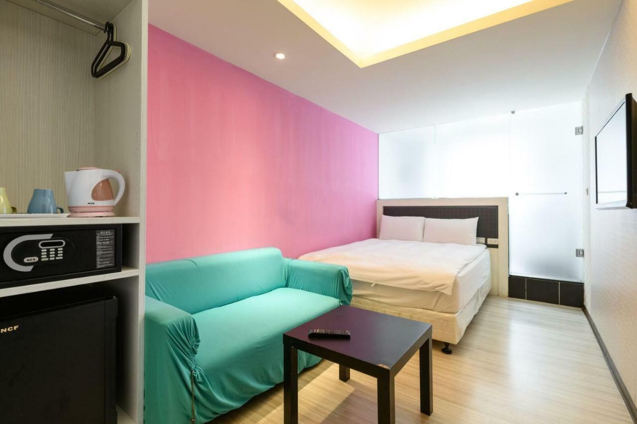 Westside Studio Apartemen *