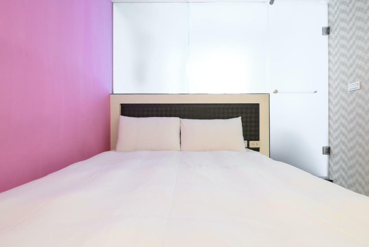 Westside Studio Apartemen