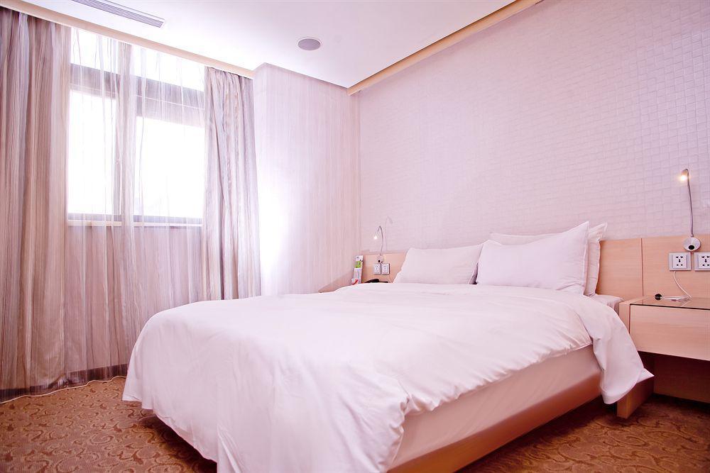 Yomi - Shuanglian Mrt Hotel