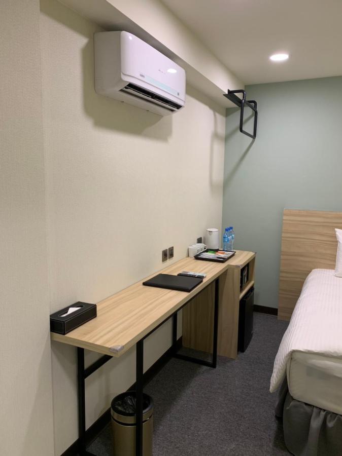 Airport Express Inn Taipei