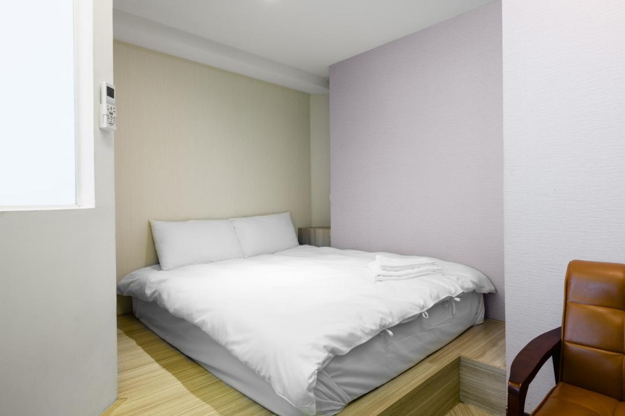 Westside Studio Apartemen *