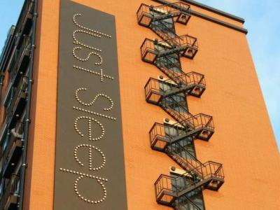 Just Sleep - Sanchong Inn 4*